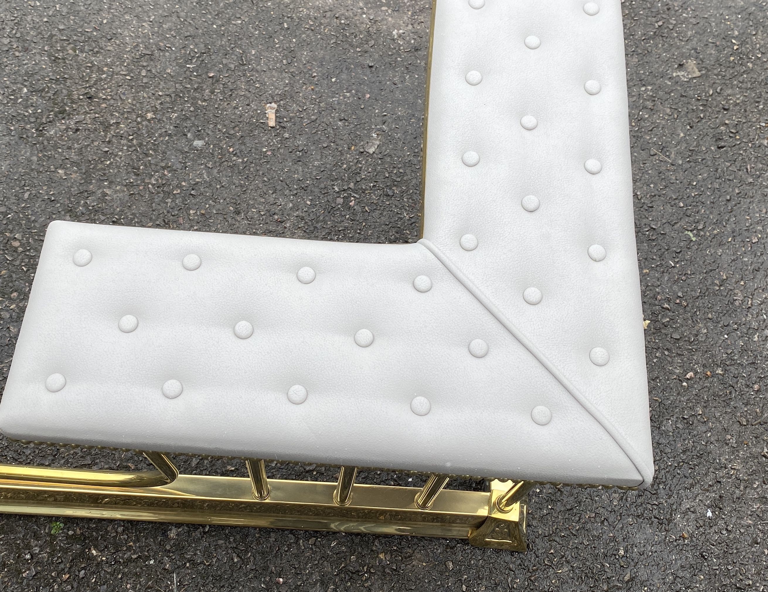 An Araak runner, 320 x 87cm